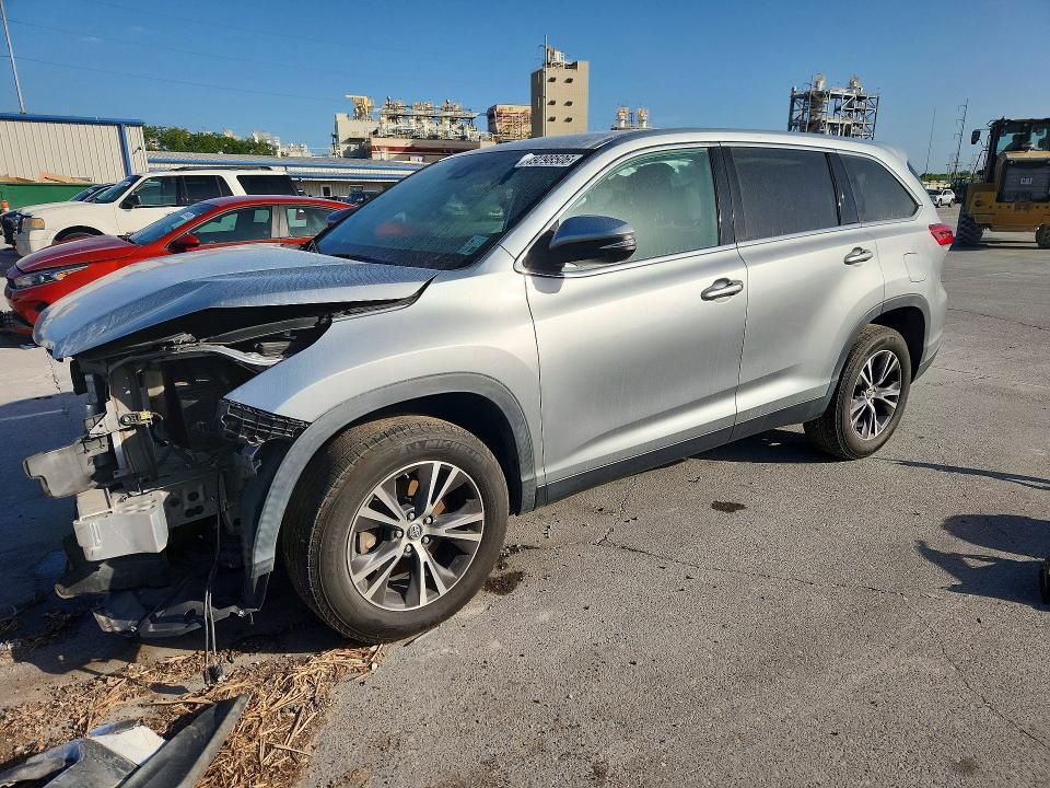 2019 Toyota Highlander le