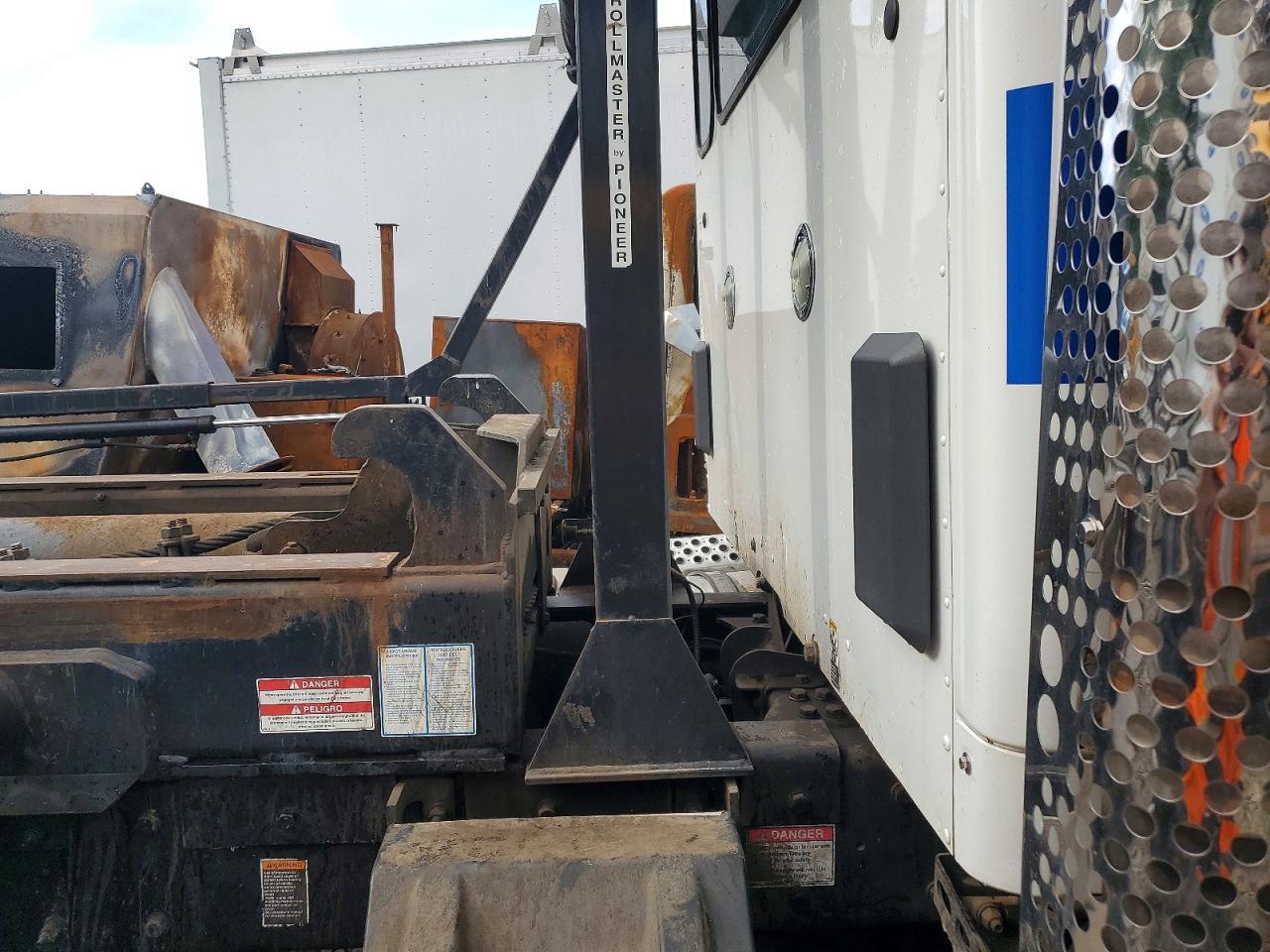 2019 Kenworth T880 ROLL-OFF Container Truck