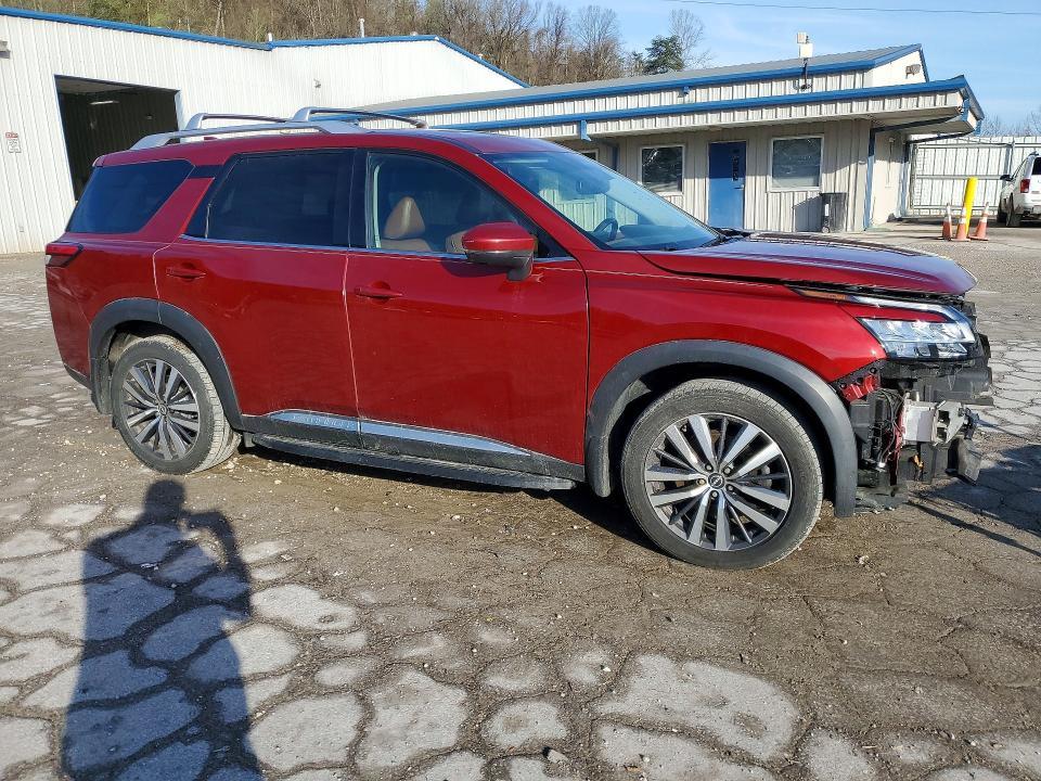 2022 Nissan Pathfinder Platinum