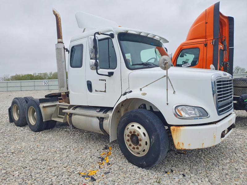2005 Freightliner Business Class M2 Semi Truck