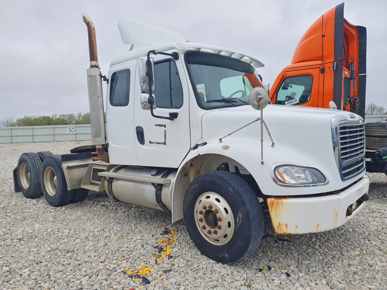 2005 Freightliner Business Class M2 Semi Truck