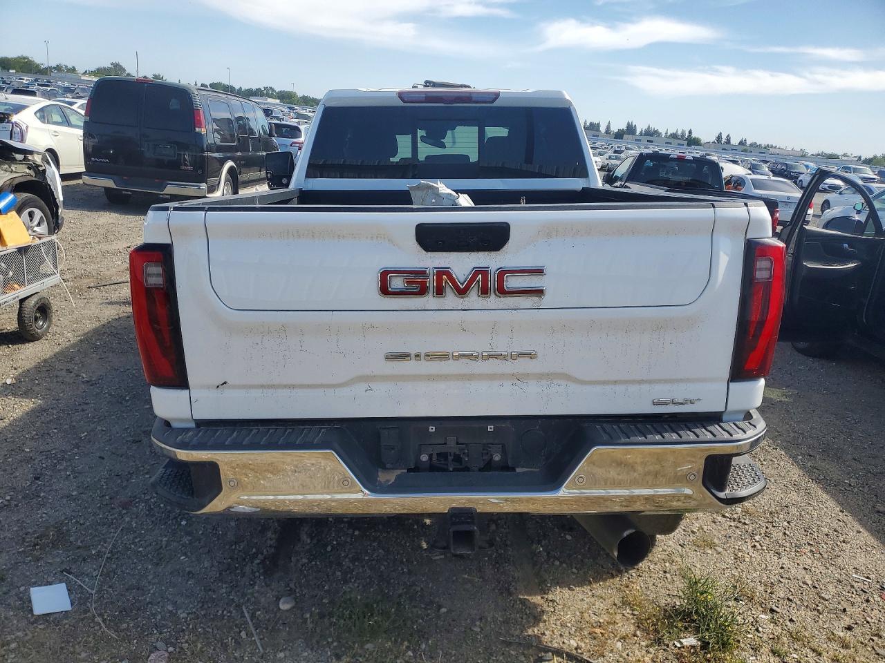 2024 GMC Sierra K2500 SLT