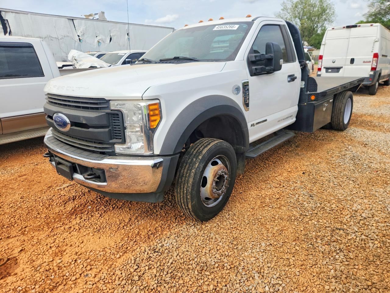 2017 Ford F550 Super Duty Flatbed Truck