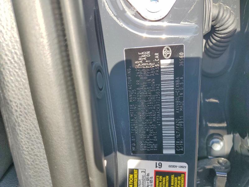 2026 Toyota Camry le