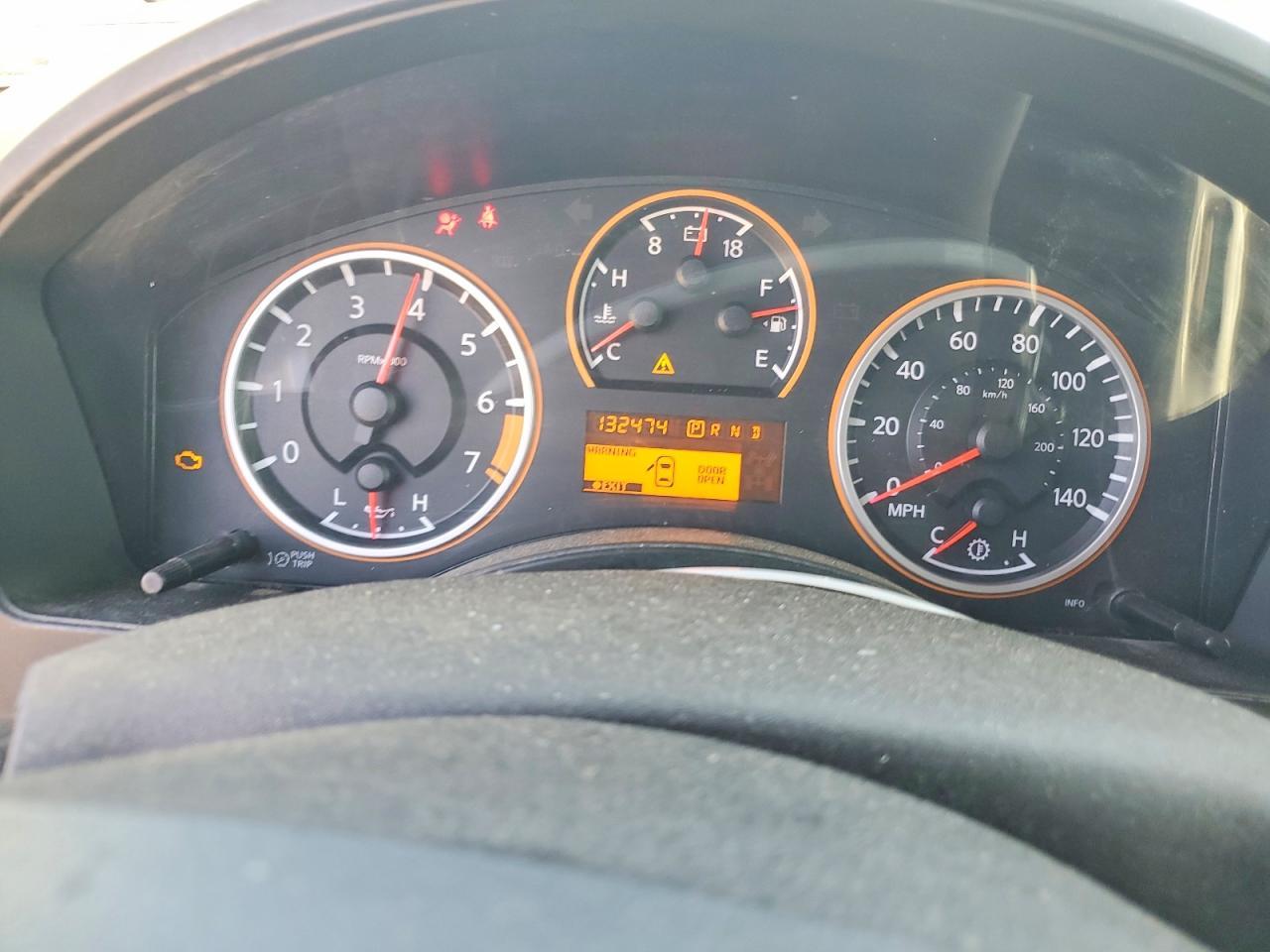 2014 Nissan Titan SV