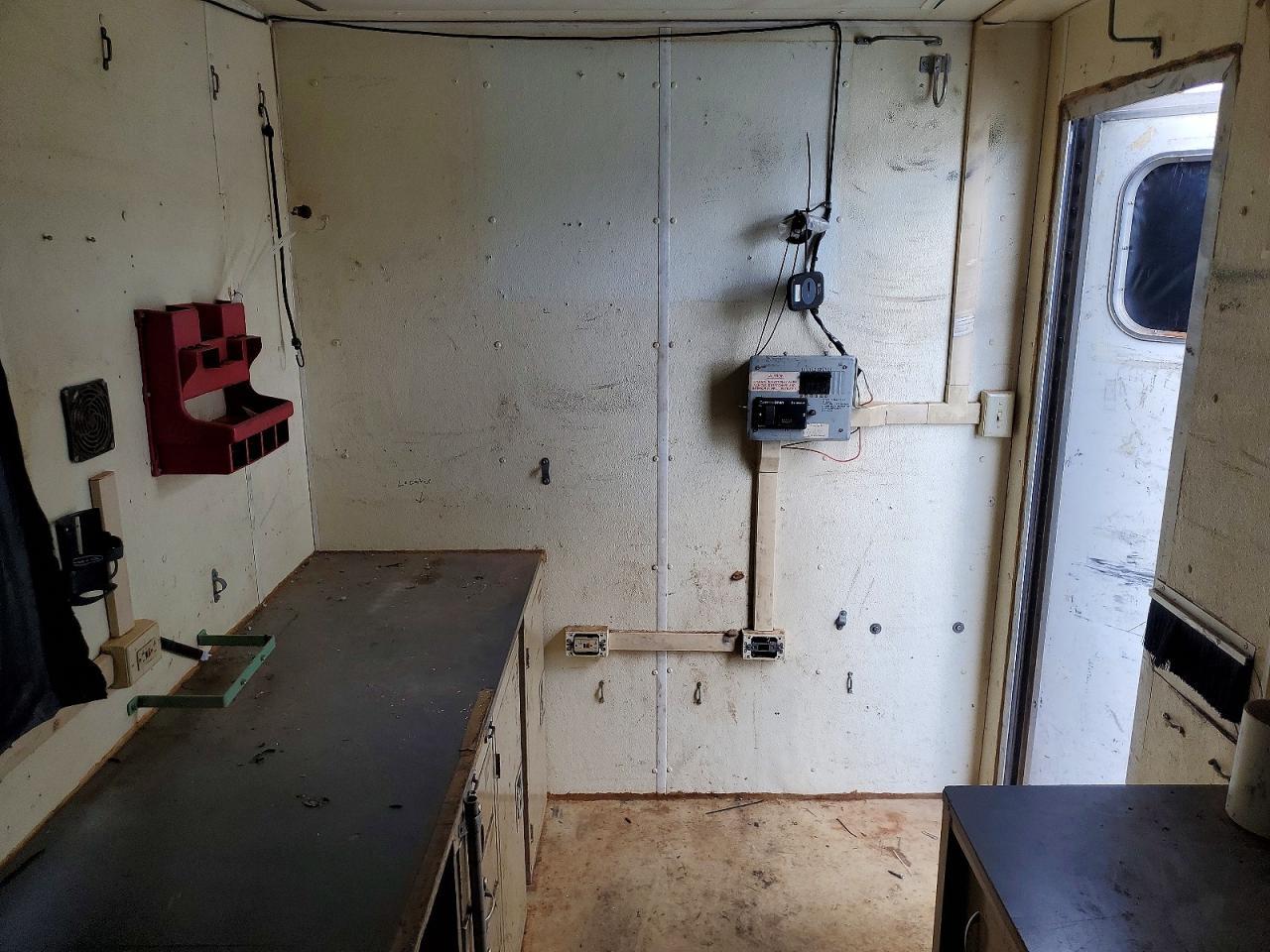 1998 Feathrlite 1998 Featherlite Fiber Optic Splicing Trailer