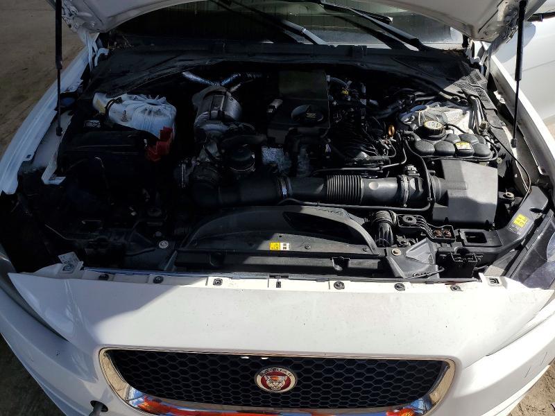 2017 Jaguar Xe Prestige