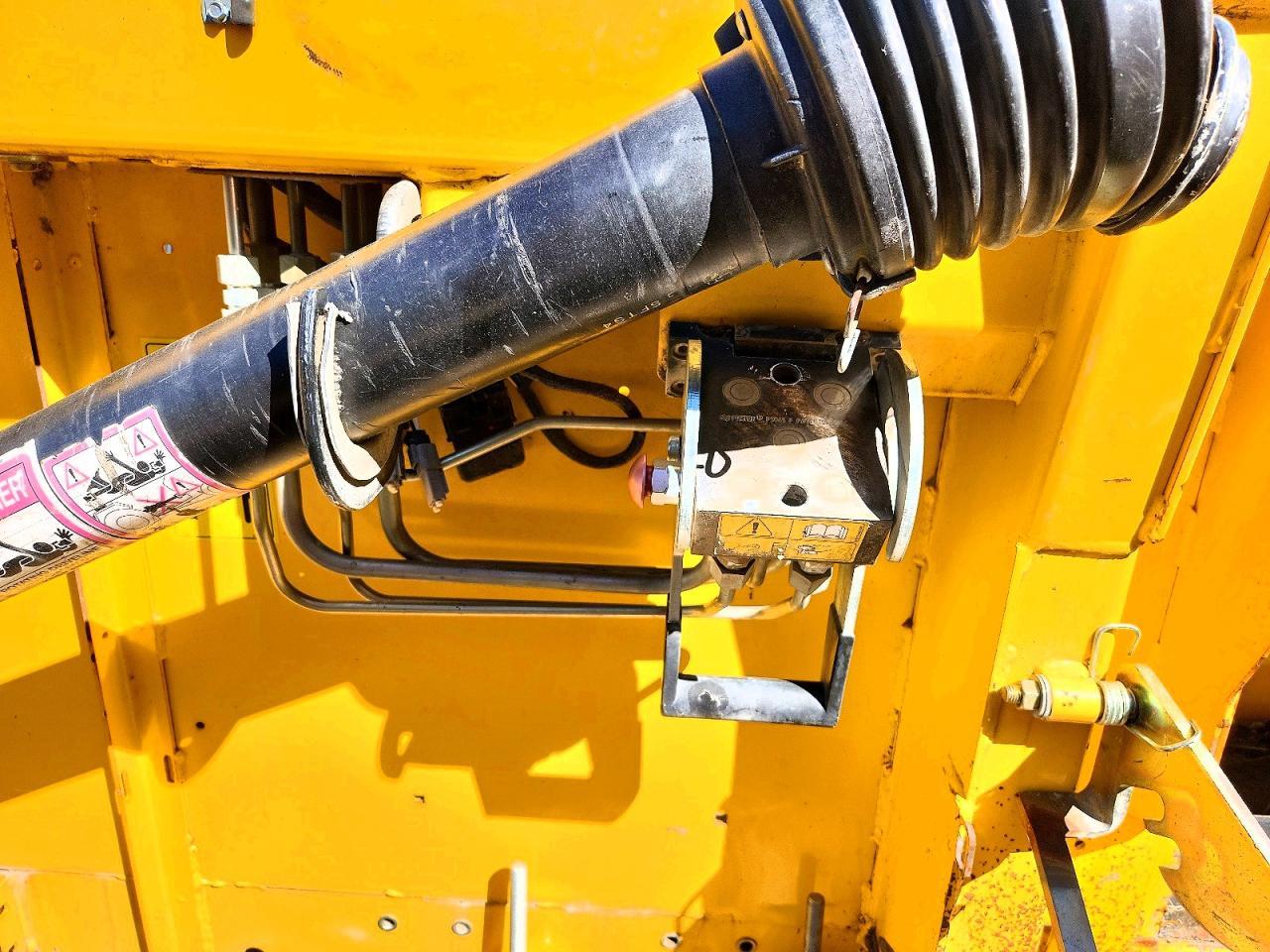 2012 New Holland 2012 Newholland 740CF Flex Draper Head