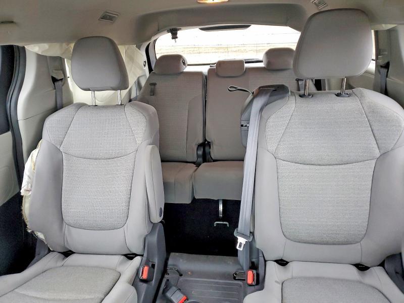 2021 Toyota Sienna le 8-passenger