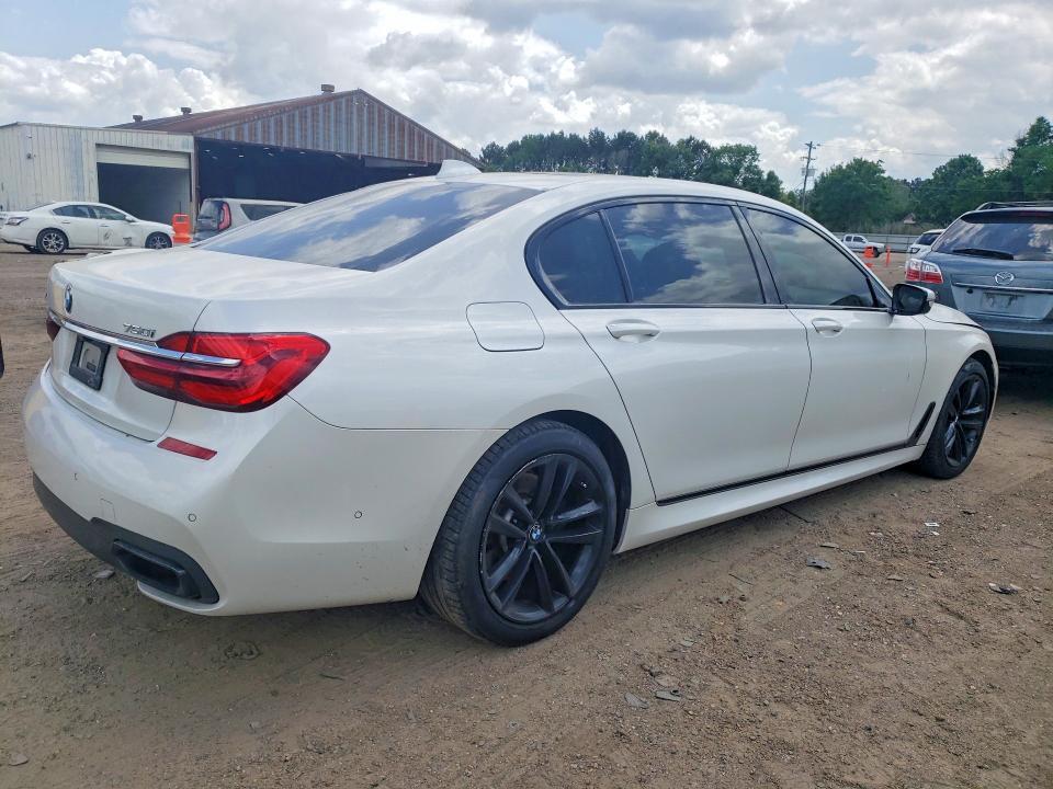 2016 BMW 750 i
