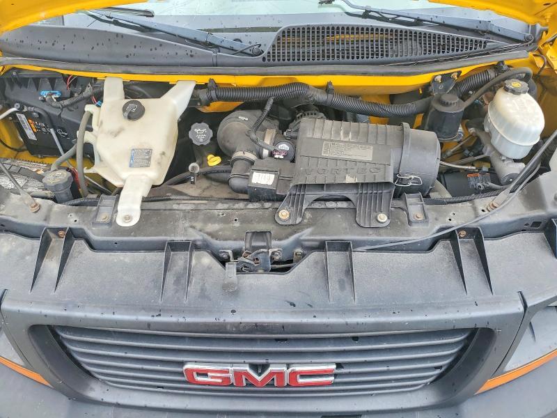 2012 GMC Savana box Truck