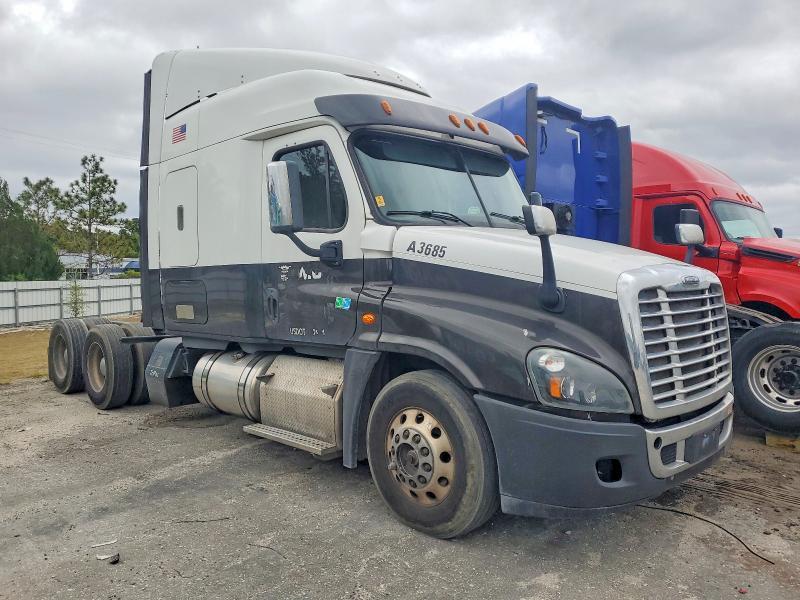 2017 Freigliner 2017 Freightliner Cascadia 125 Semi Truck
