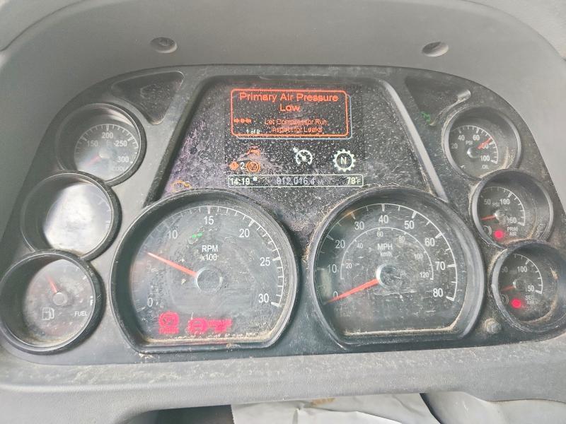 2016 Peterbilt 579 Semi Truck
