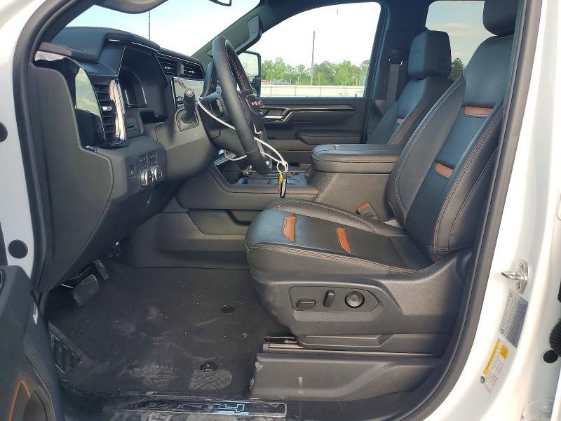 2025 GMC Sierra K2500 AT4