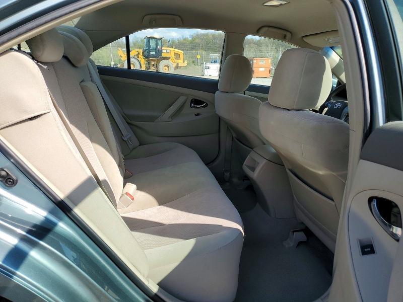 2010 Toyota Camry le