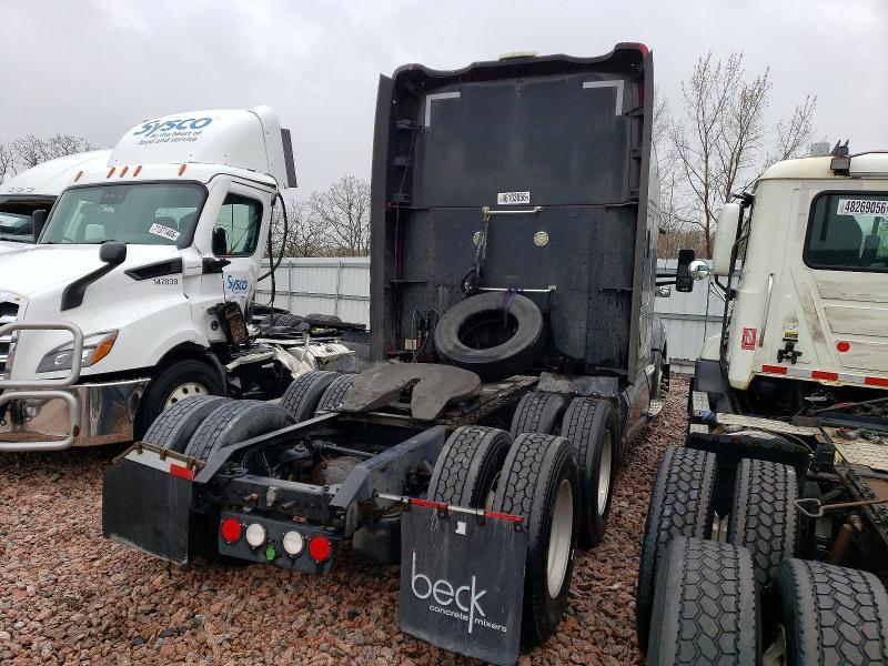 2015 Kenworth T680 Semi Truck