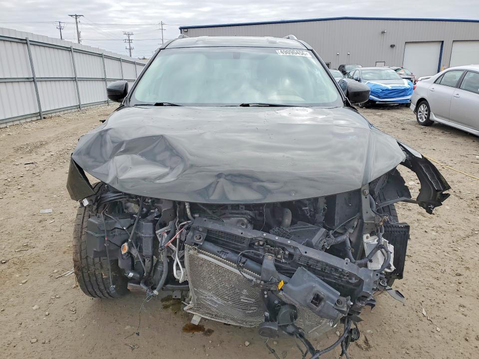 2016 Nissan Pathfinder sl