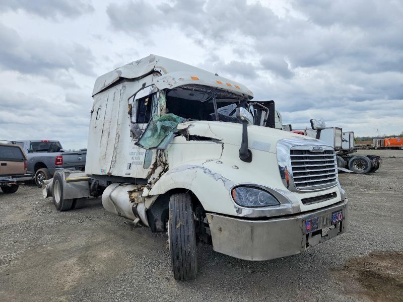 2005 Freightliner Columbia 120 Semi Truck