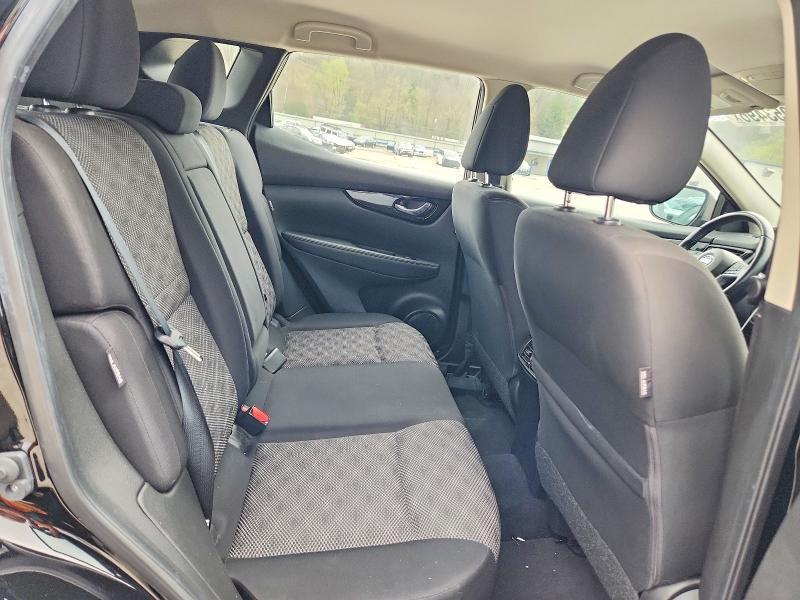 2022 Nissan Rogue Sport sv