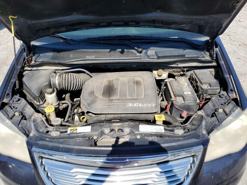 2013 Chrysler Town & Country Touring