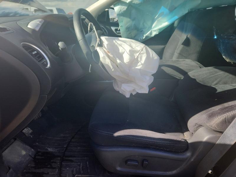 2016 Nissan Pathfinder sv