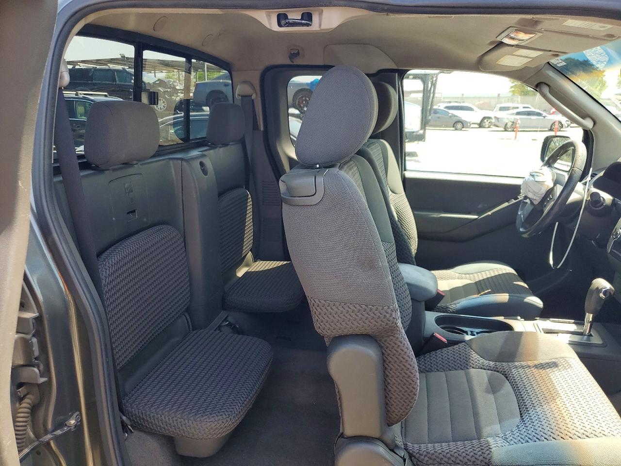 2009 Nissan Frontier SE V6