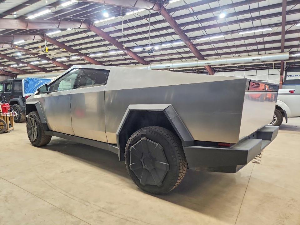 2024 Tesla Cybertruck Cyberbeast