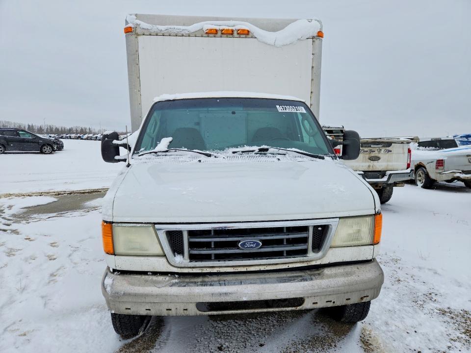 2004 Ford Econoline E450 Super Duty Cutaway Van