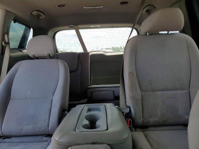 2016 KIA Sedona lx