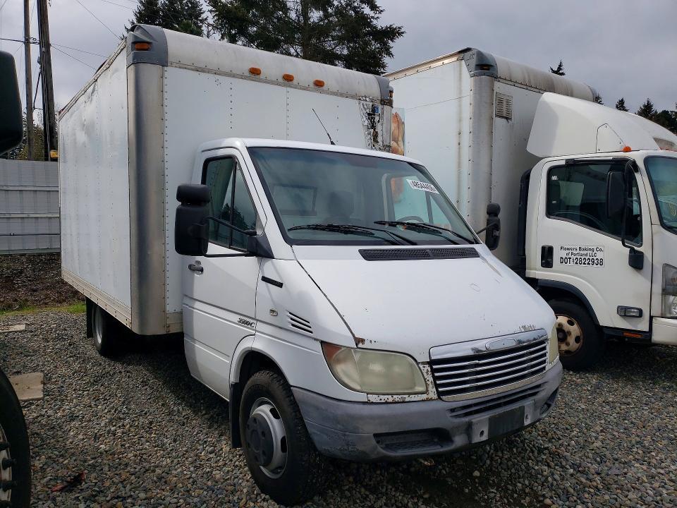 2005 Freigliner 2005 Freightliner Sprinter BOX Truck