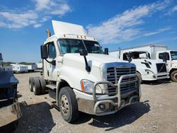 Salvage trucks for sale at Earlington, KY auction: 2020 Freightliner Cascadia 125 Semi Truck