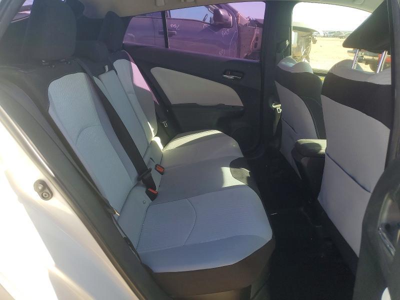 2016 Toyota Prius Three