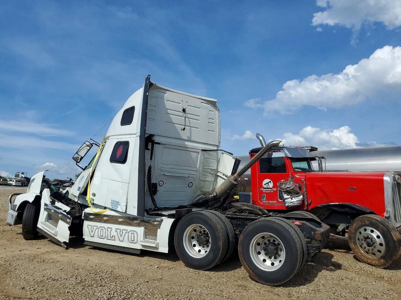 2007 Volvo VNL Semi Truck