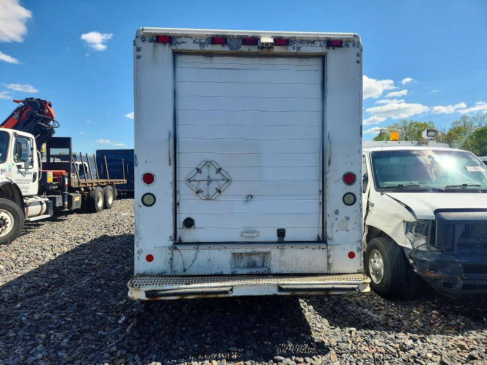 2004 Freightliner Mt45g Delivery Truck