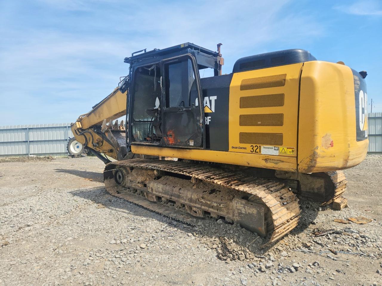 2015 Caterillar 323FL