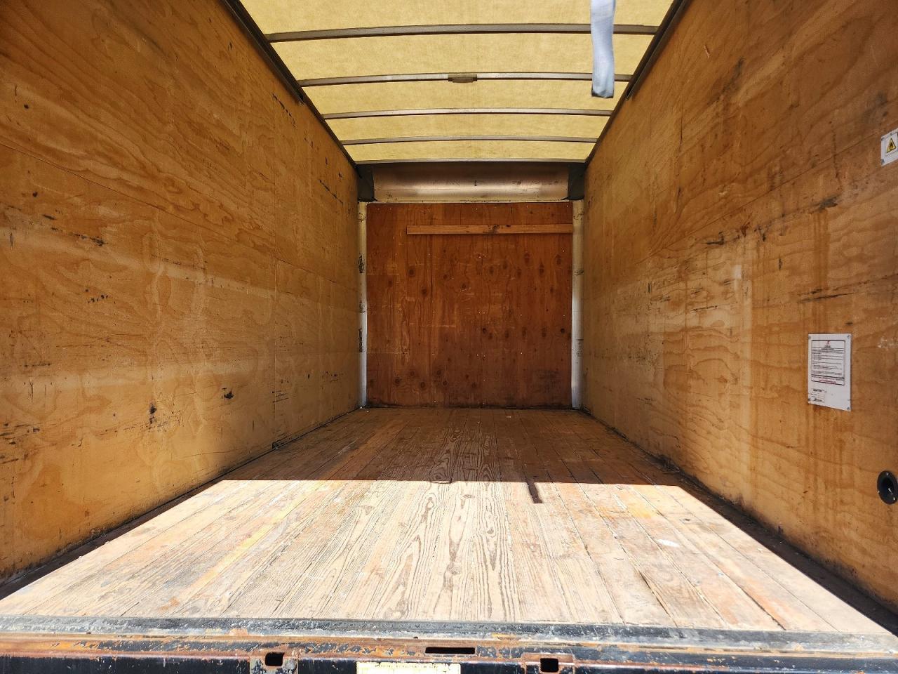 2019 Isuzu NPR XD BOX Truck