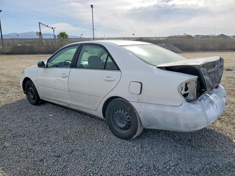 2004 Toyota Camry le