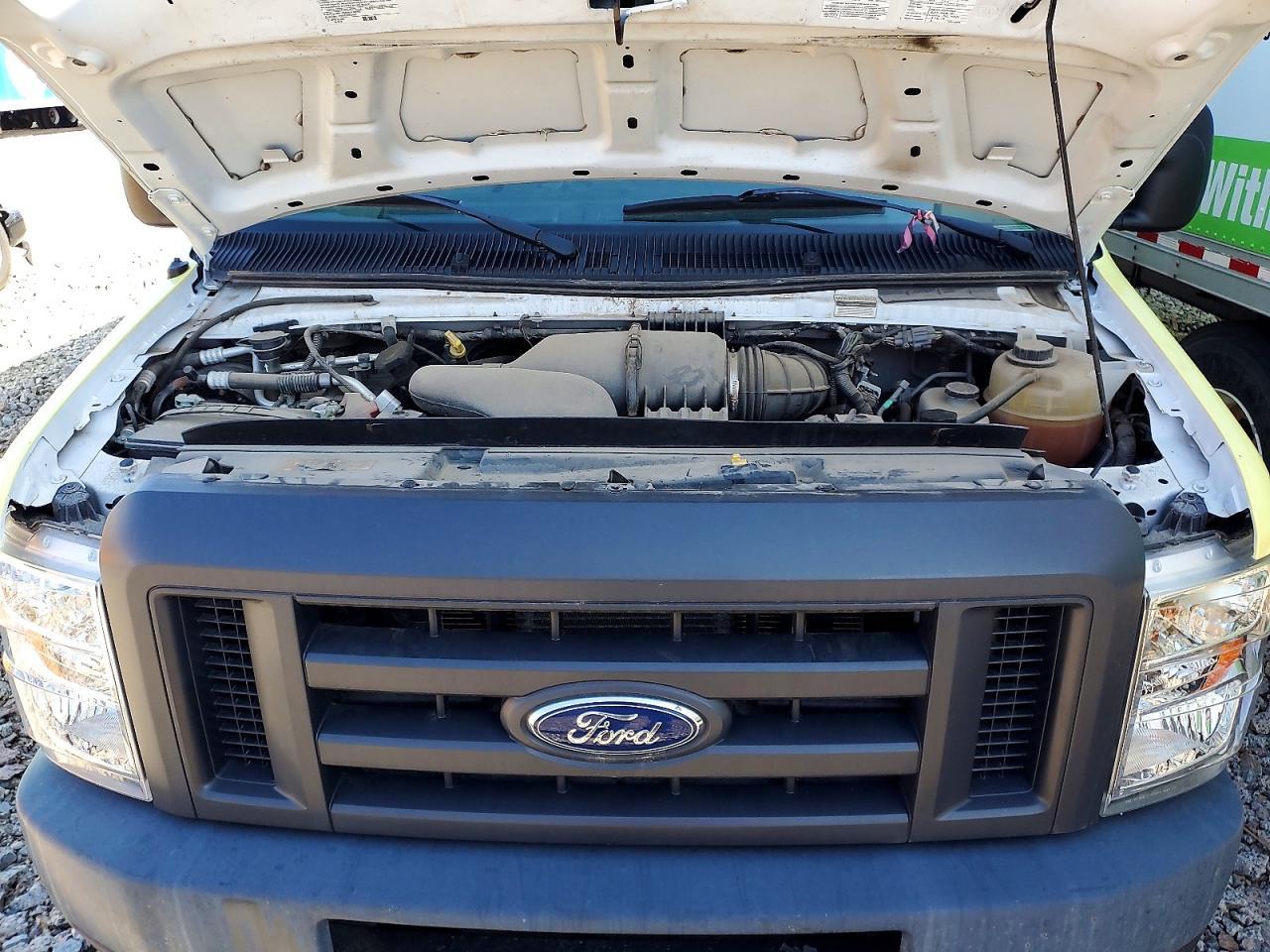2018 Ford Econoline E450 Super Duty Cutaway Van
