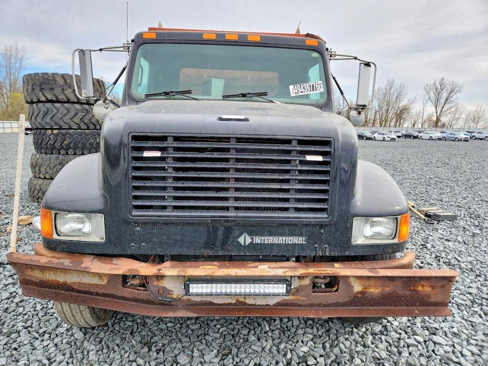 1999 International 4700 Spreader Truck