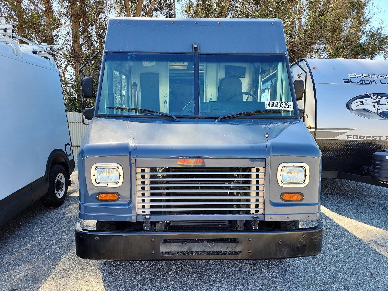 2021 Freightliner MT45G Chassis Delivery Truck