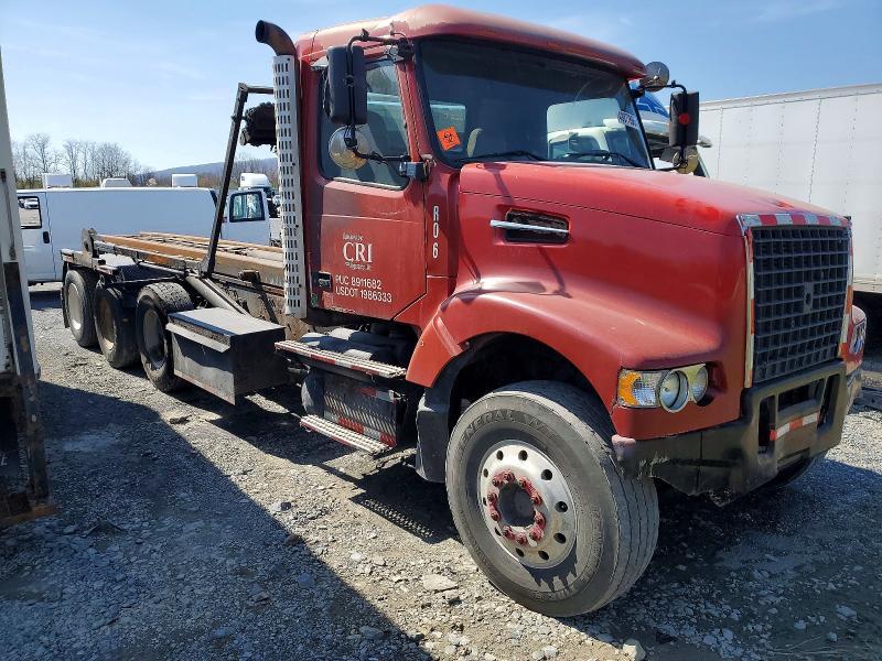 2006 Volvo Vhd Roll-off Container Truck
