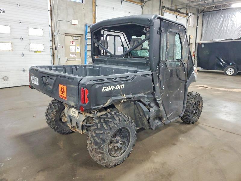 2019 Can-Am Defender HD10