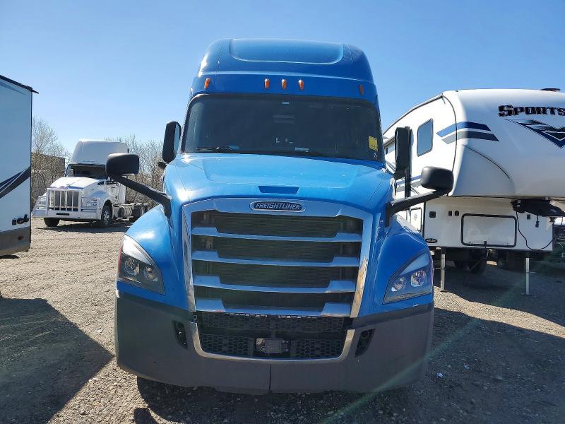 2020 Freightliner Cascadia 126 Semi Truck