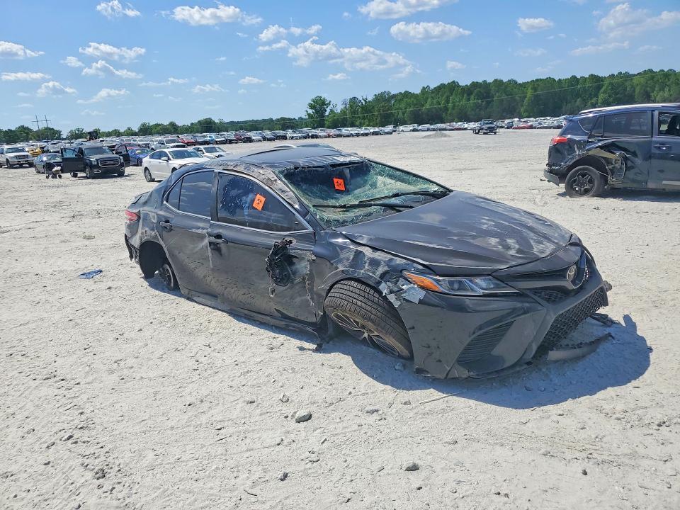 2018 Toyota Camry se
