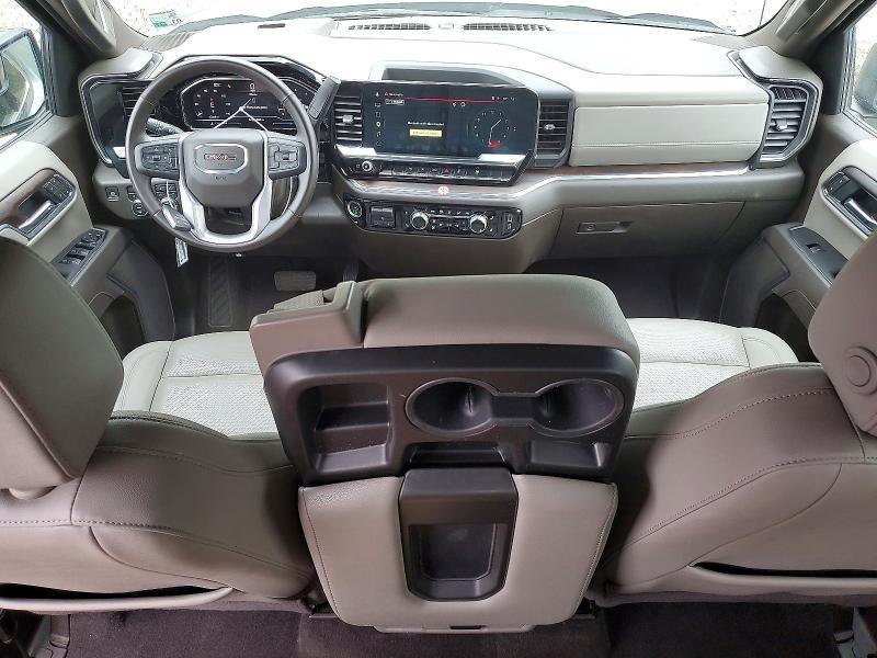 2025 GMC Sierra K1500 SLT