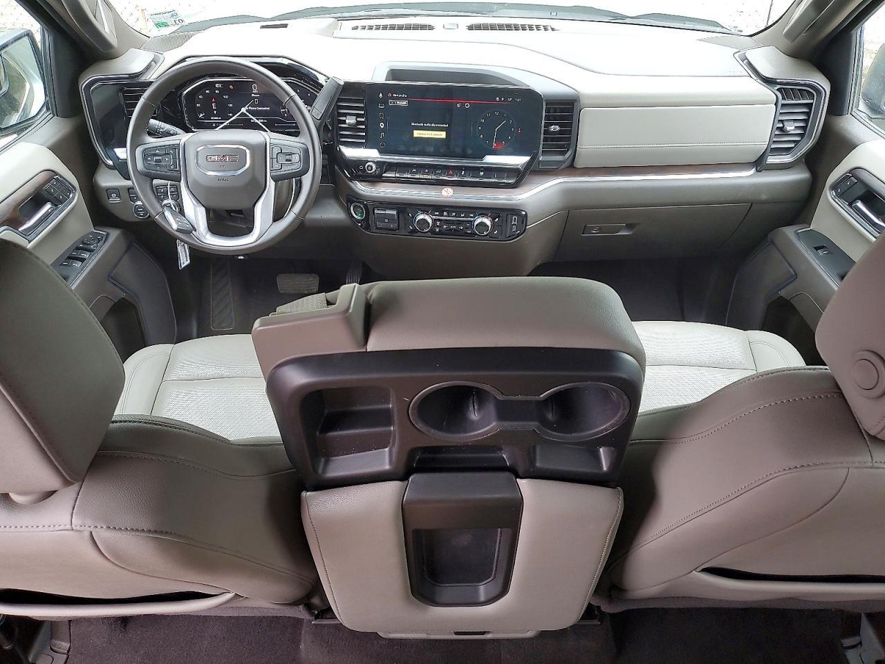 2025 GMC Sierra K1500 SLT