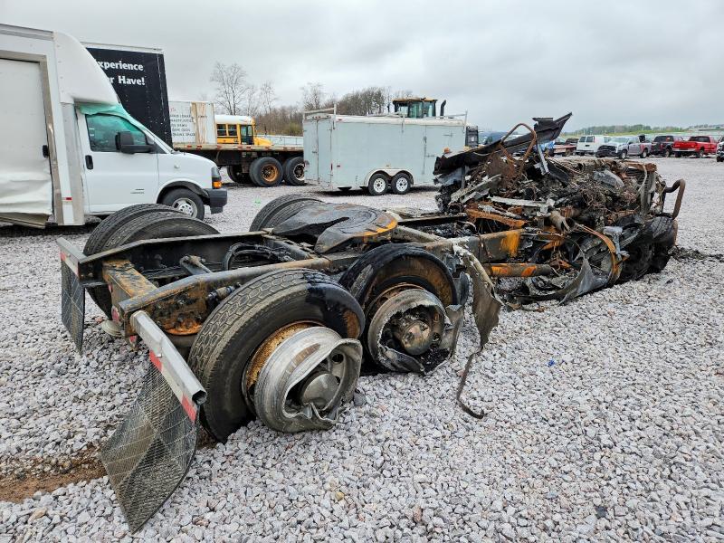 2017 Freightliner Columbia Semi Truck