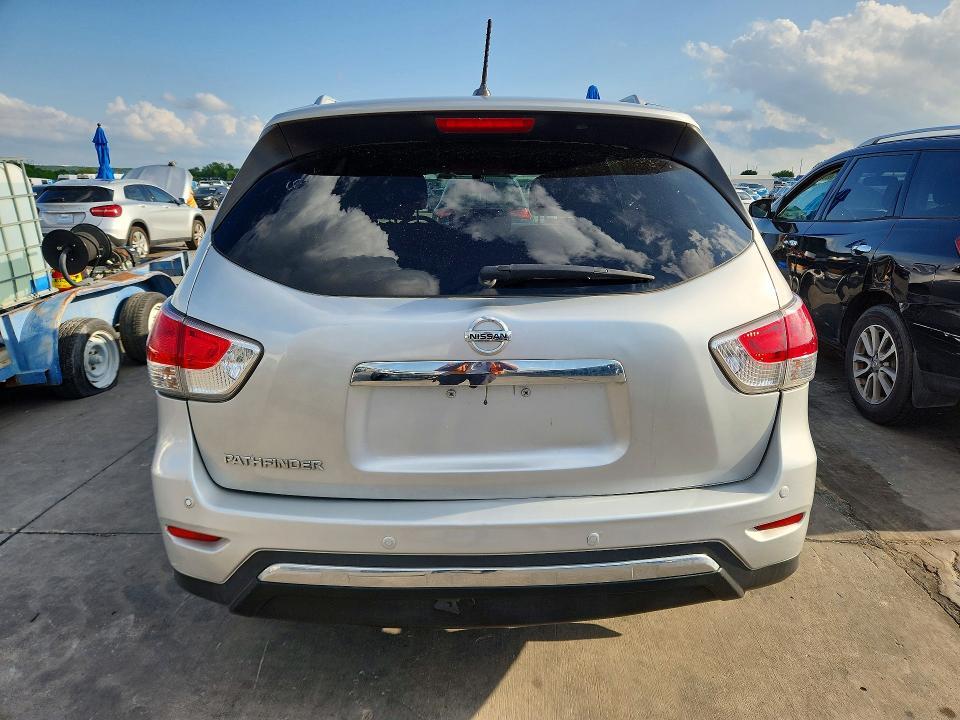 2015 Nissan Pathfinder sv