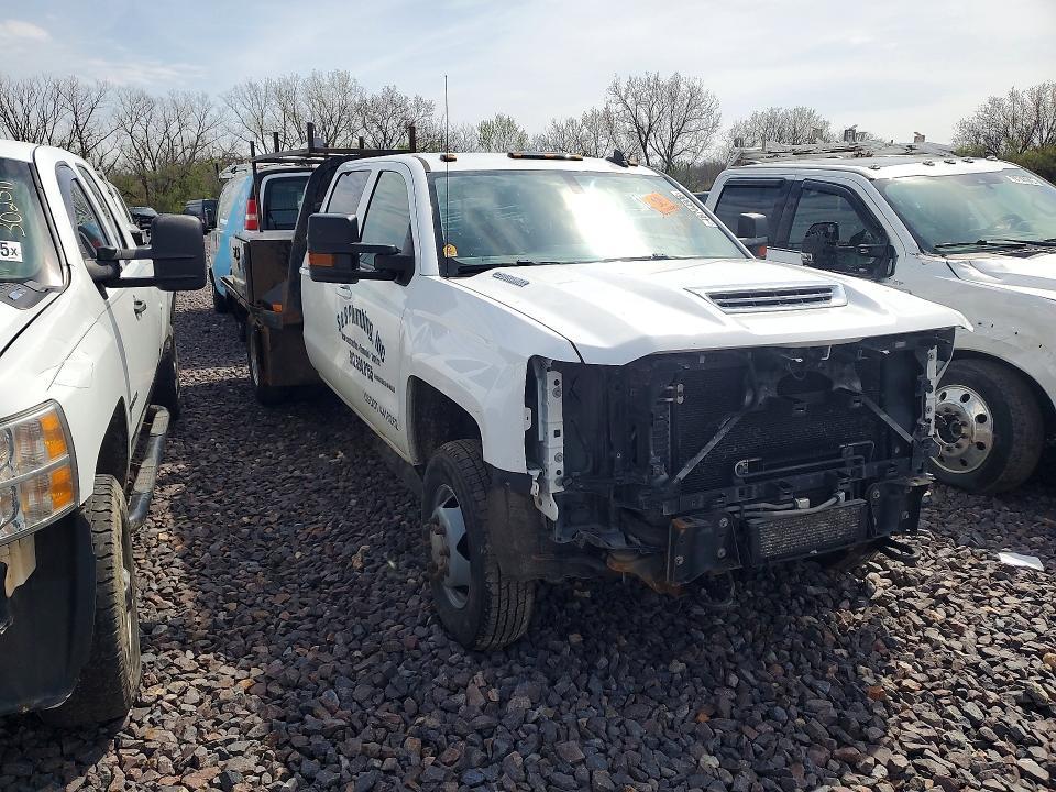 2017 Chev Rolet Silverado Flatbed Truck