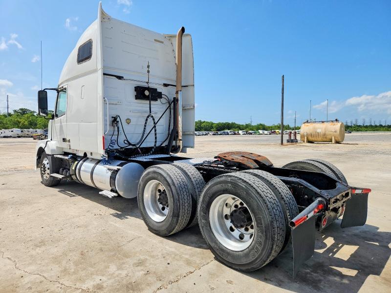 2012 Volvo VNL Semi Truck